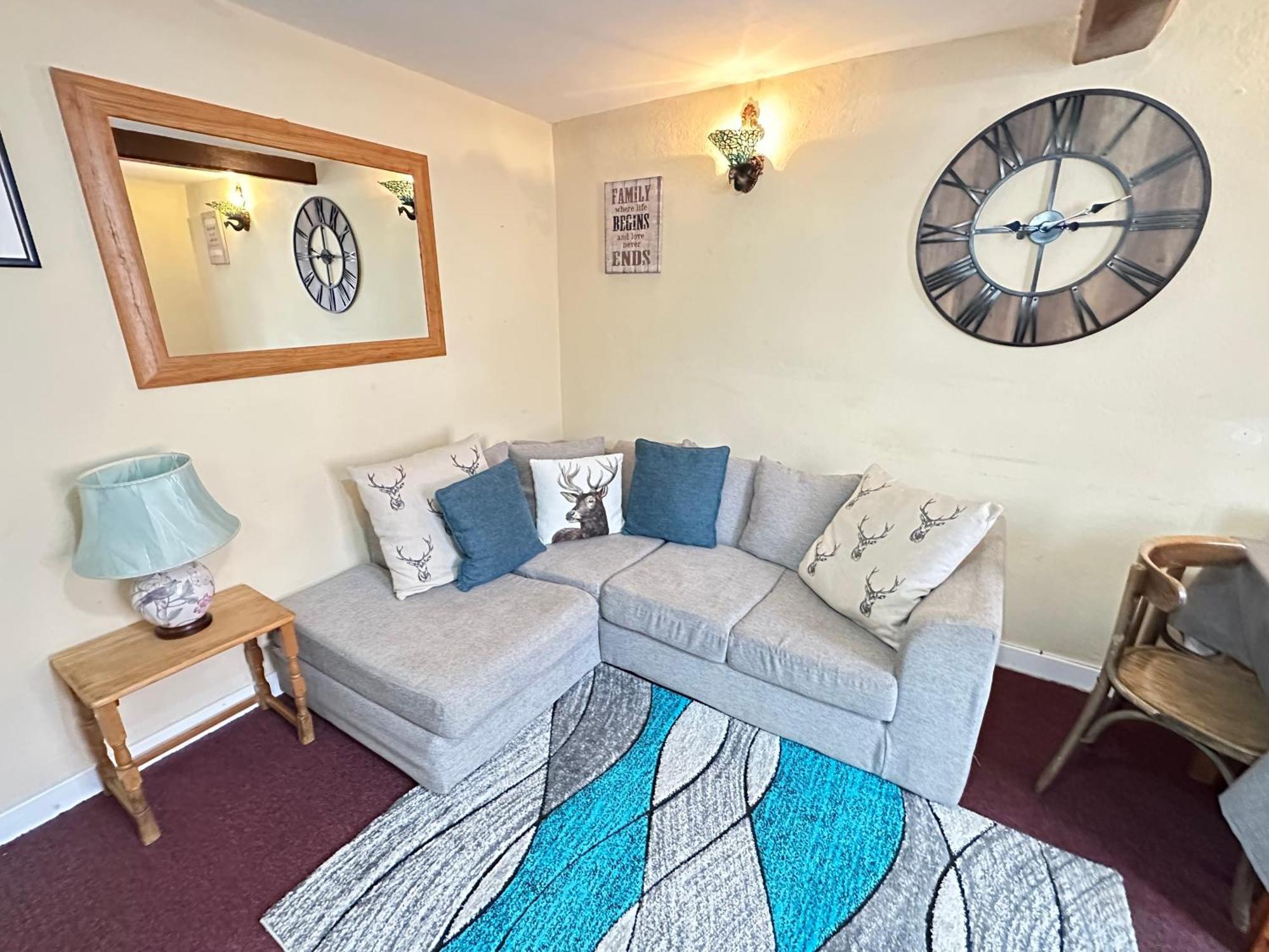 Llanidloes Townhouse-Pet-Friendly-Sleeps 6-Mid Wales Apartment Exterior photo
